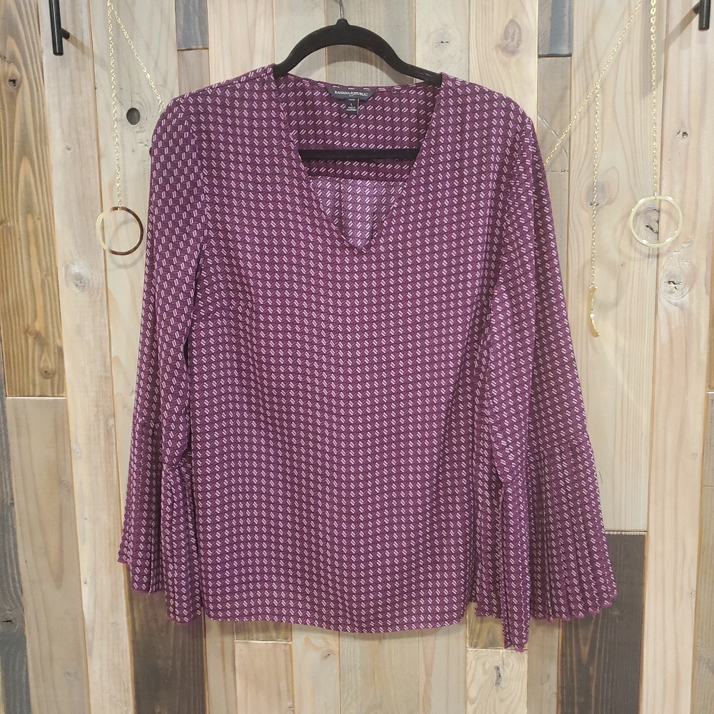 Banana Republic pleated sleeve v neck blouse